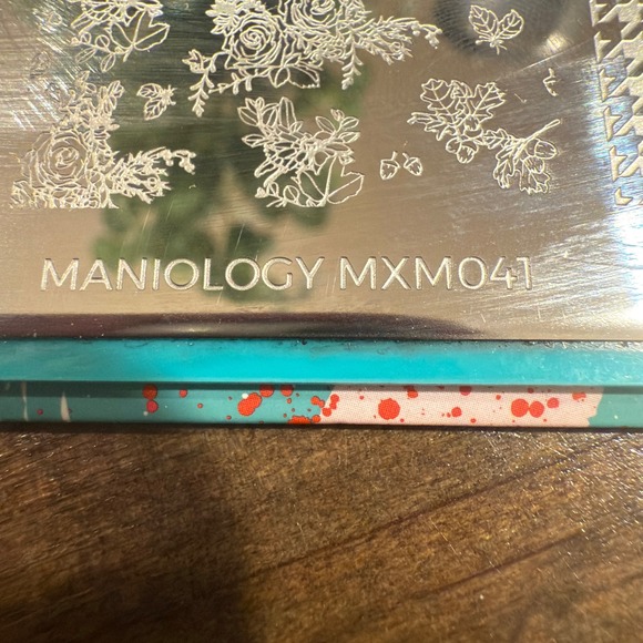 Maniology MXM041 Mani x Me Exclusive Nail Stamping Plate Floral Geometric - Picture 3 of 4